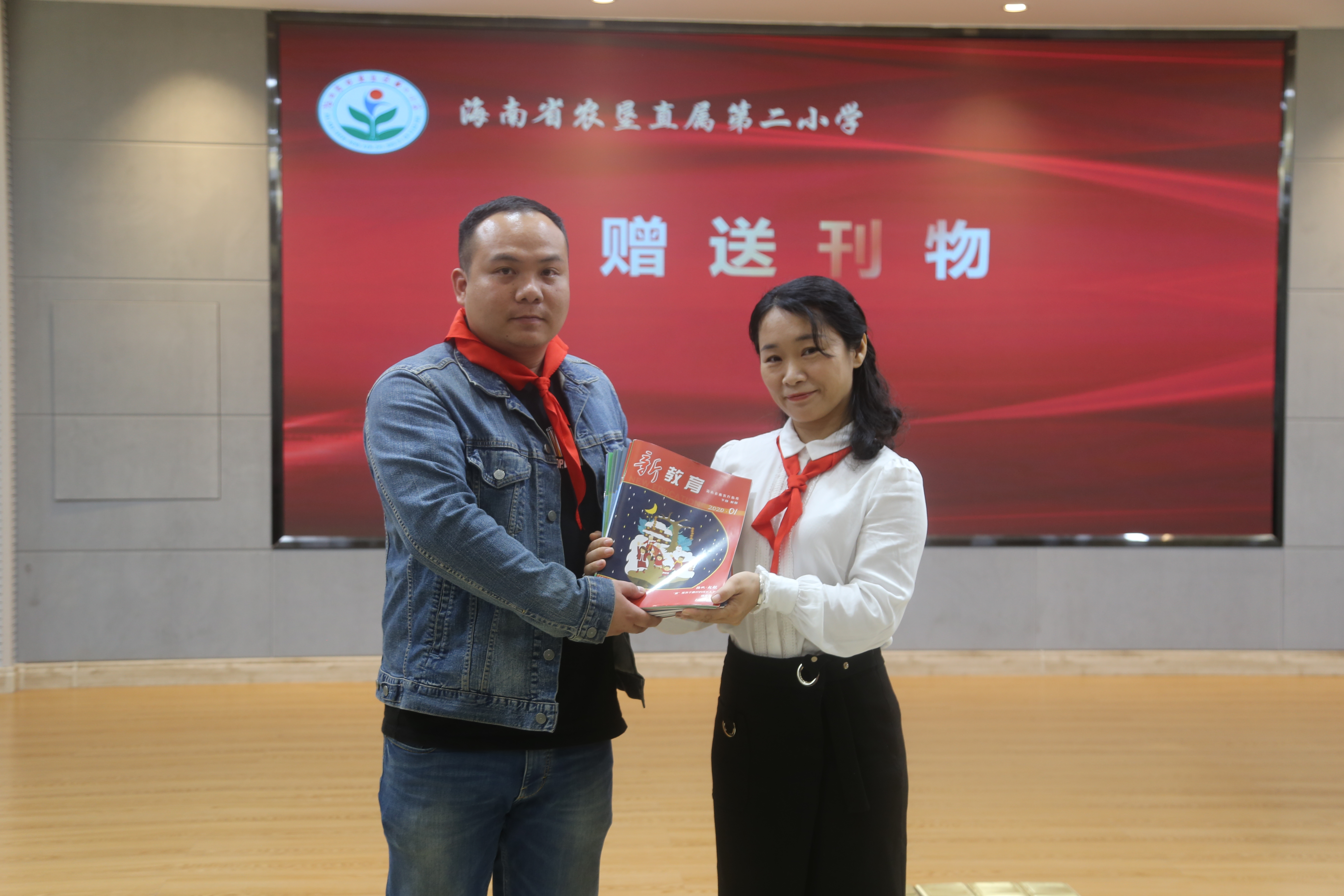 我社农垦直属第二小学小记者站授牌仪式隆重举行